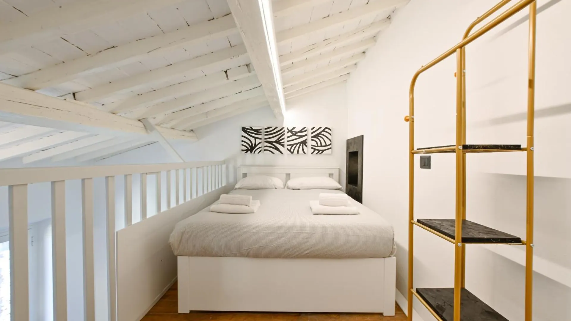 Apartment Maison San Paolino Florence Italy